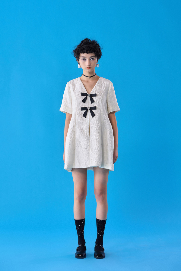 蝴蝶结装饰A型连衣裙