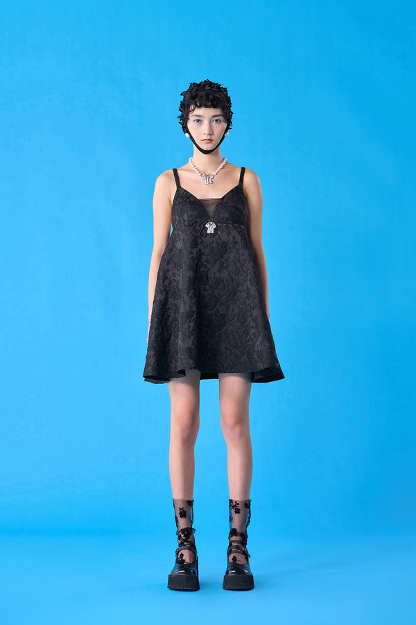 可拆卸蝴蝶结吊带娃娃连衣裙