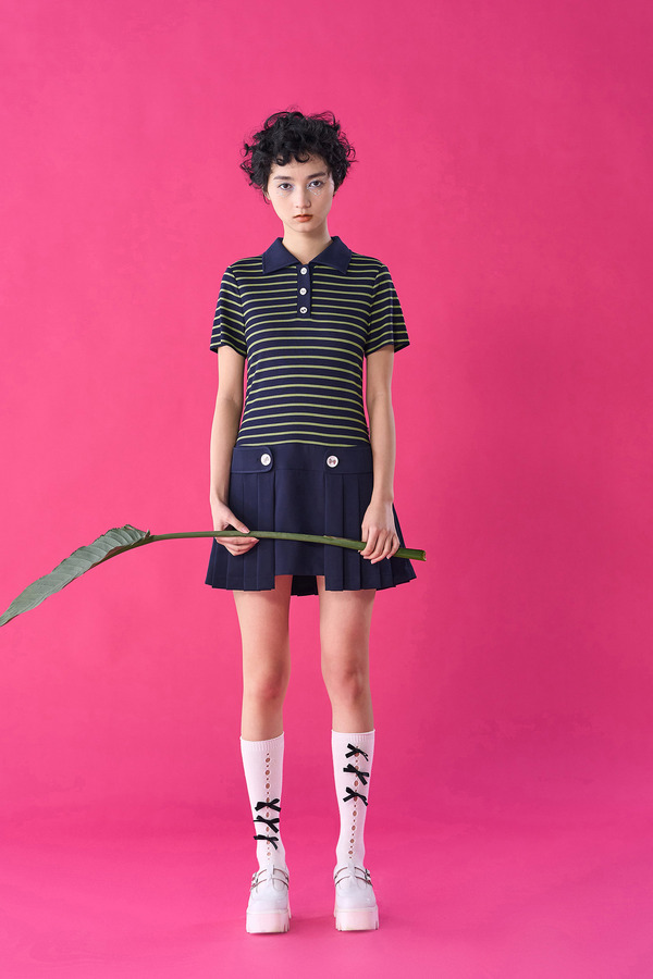 Polo款百褶连衣裙