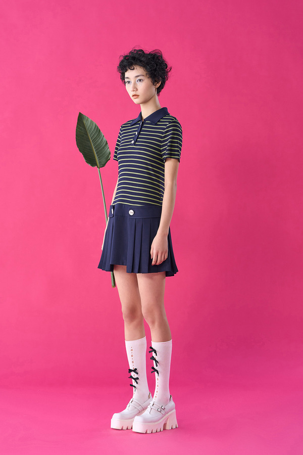 Polo款百褶连衣裙