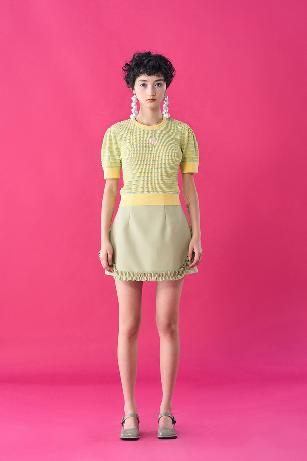 圆领泡泡袖针织上衣