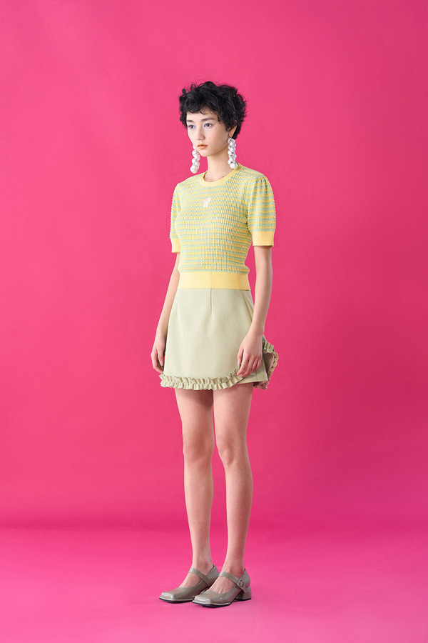 圆领泡泡袖针织上衣