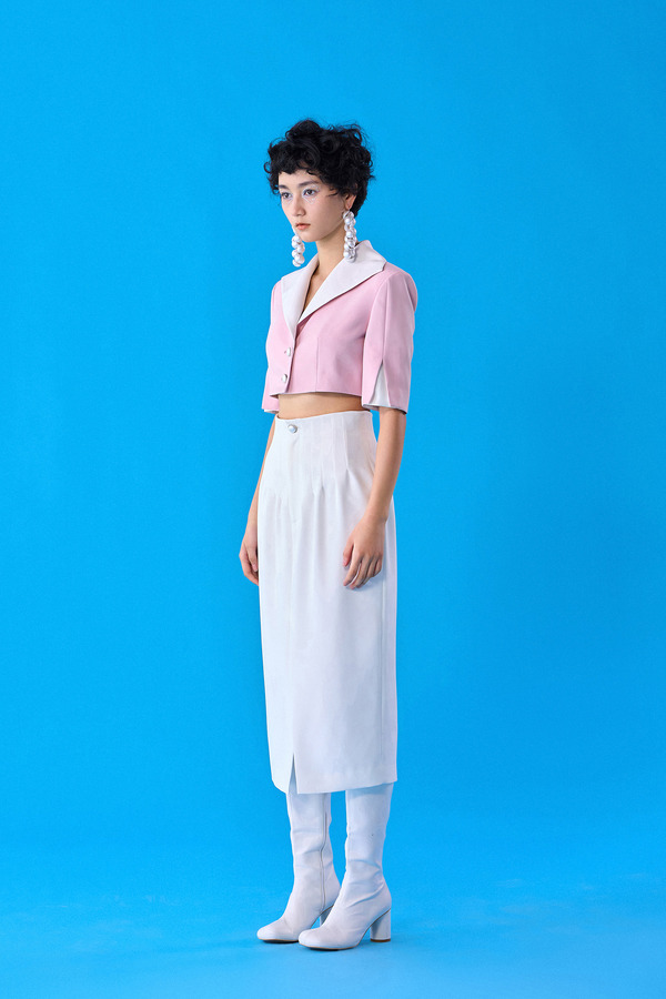 翻领五分袖短款小西装