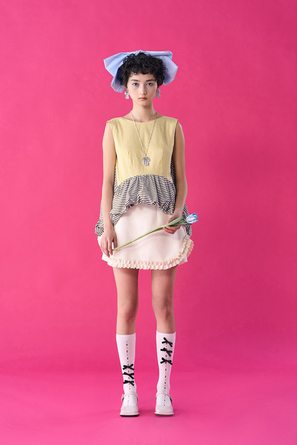 宽松后背立裁吊带上衣