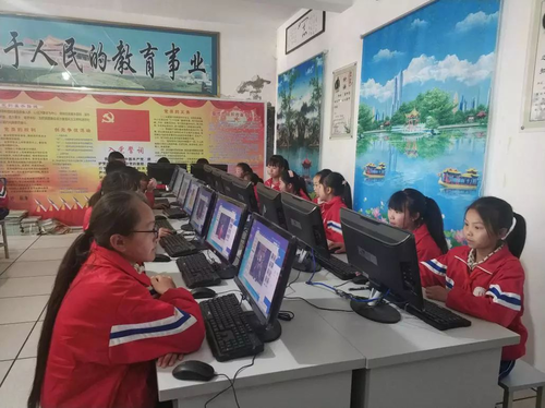 资教工程“七彩课堂” 扎根乡村教育