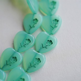 浅蛋白绿描绿色可爱小花爱心捷克珠玻璃琉璃珠 15MM