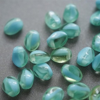 湖蓝绿渐变晕染郁金香小花瓣捷克珠琉璃玻璃 6X9MM