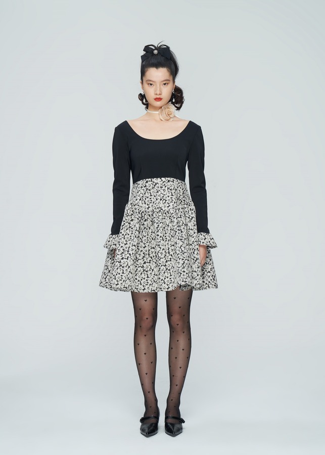 大圆领拼接蓬蓬连衣裙