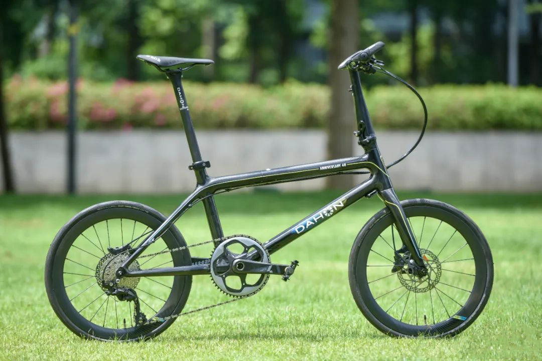 大行40周年限量版车型评测·能折叠的碳纤维自行车「ODB 015」