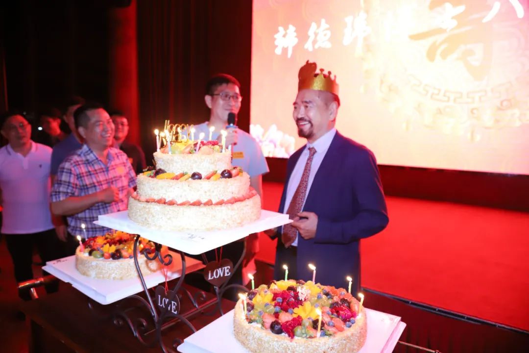 大行胜景八月桂,博士贺寿满园春