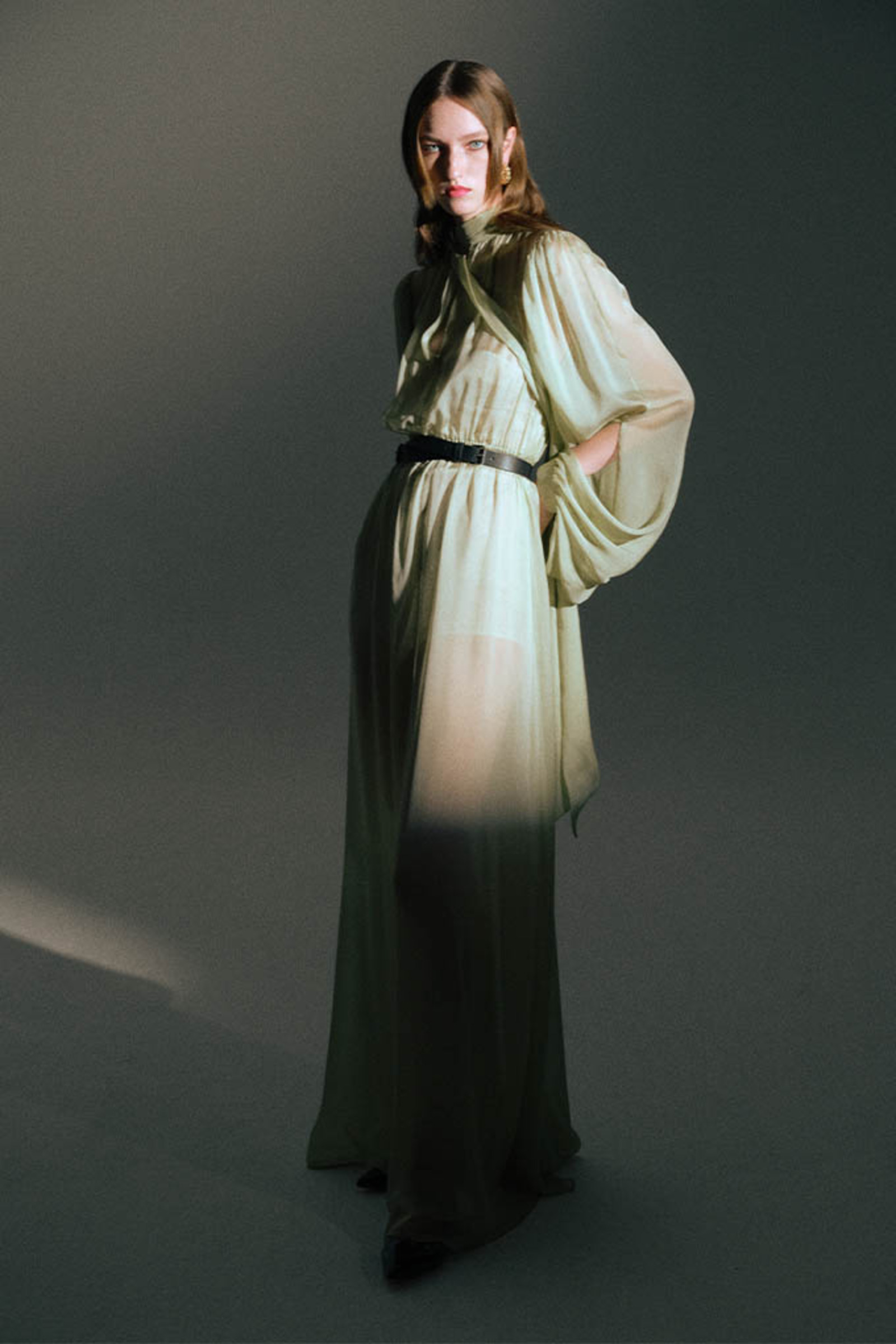 真丝泡泡袖超长连衣裙