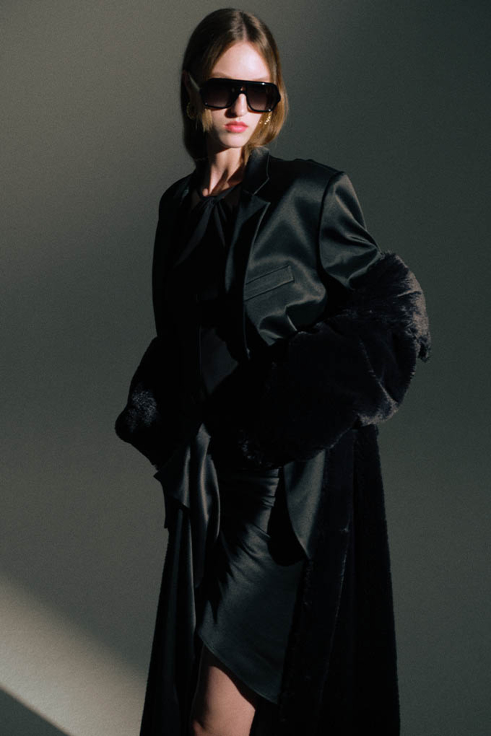 缎面大廓形西装