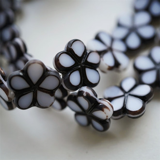黑白撞色~五瓣花捷克琉璃玻璃珠 17mm