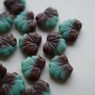 蓝绿拼深红色mix渐变~树叶捷克珠玻璃琉璃珠 11X13MM