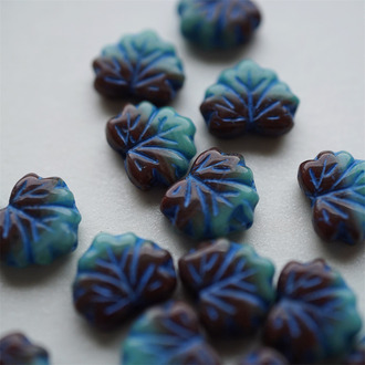深红拼蓝绿mix描蓝色~树叶捷克珠玻璃琉璃珠 11X13MM