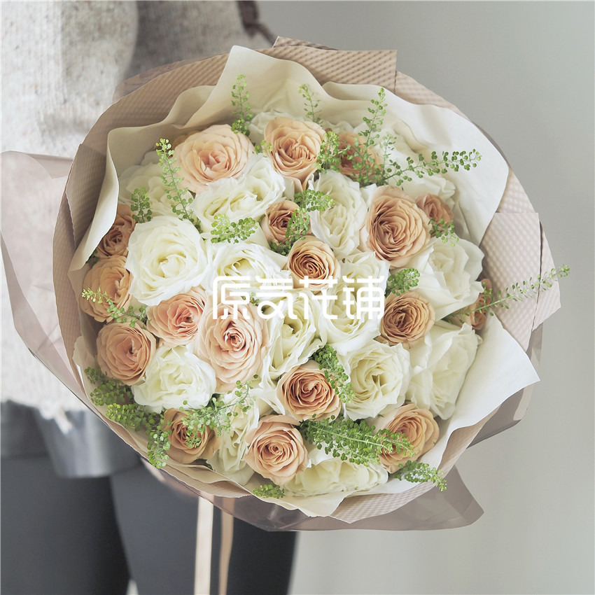 原气花铺-花店-上海-北京暖秋--白玫瑰卡布奇诺玫瑰绿菱草混合花束-3