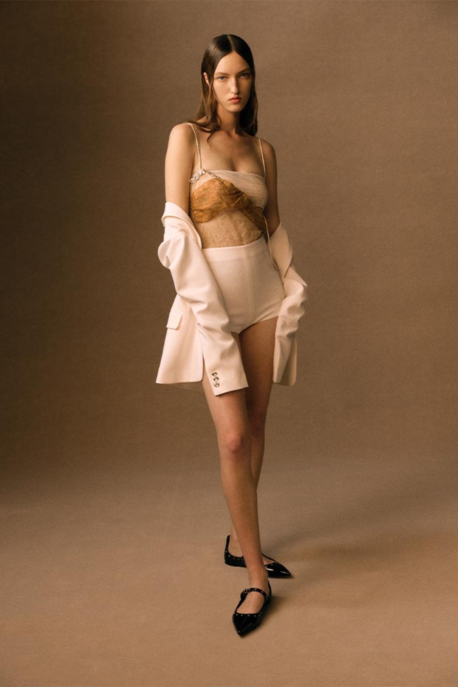 晶饰纽扣剪裁西装-2