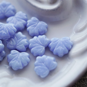 婴儿粉光泽亮光~树叶捷克珠玻璃琉璃珠 11X13MM