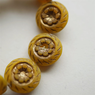 雾面南瓜橘玫瑰金色~古董花花浮雕花纹扣形扁圆捷克珠玻璃琉璃珠 18MM