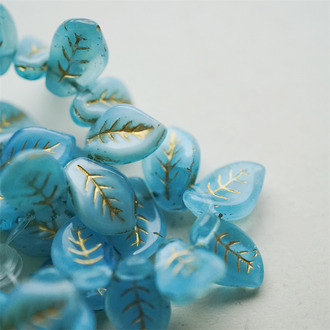 浅蓝色渐变描金色~翘边树叶侧孔捷克珠玻璃琉璃 14X9MM