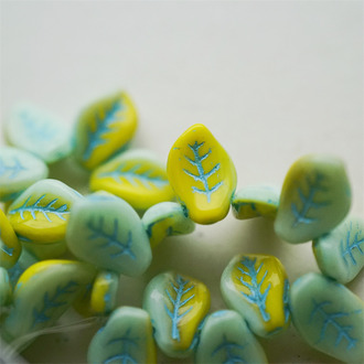 实色蓝黄天蓝色~翘边树叶侧孔捷克珠玻璃琉璃 14X9MM