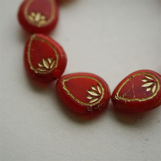 洋红色描金~水滴形浮雕睡莲纹直孔捷克珠玻璃琉璃珠 18X14MM