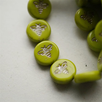 山葵绿描白金色~新款可爱蜜蜂扁圆捷克珠琉璃珠玻璃珠 12MM