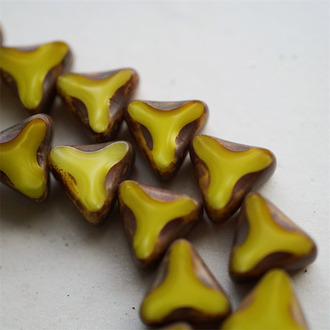 丝绸黄色毕加索渐变~百搭几何感三角形直孔捷克珠玻璃琉璃珠 13MM