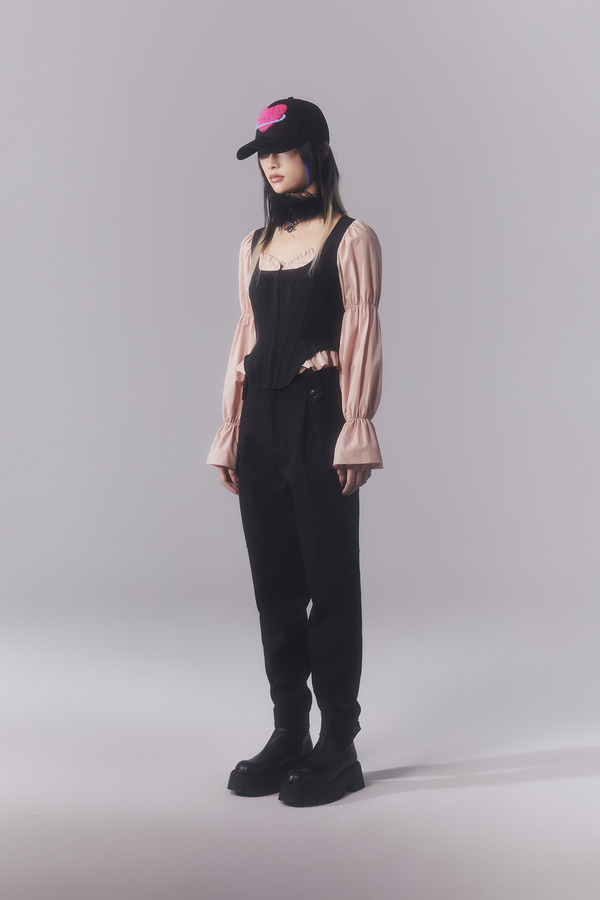 假两件胸衣造型莲藕袖上衣