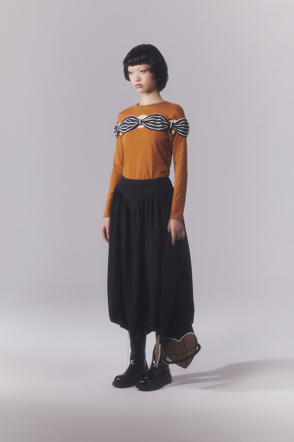 蝴蝶结拼接镂空上衣