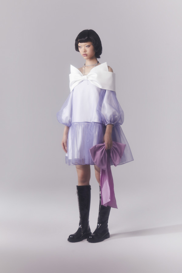 蝴蝶结一字肩廓型连衣裙