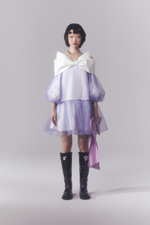 蝴蝶结一字肩廓型连衣裙