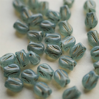 脏脏蓝绿色~可爱迷你郁金香捷克珠玻璃琉璃 9X7MM