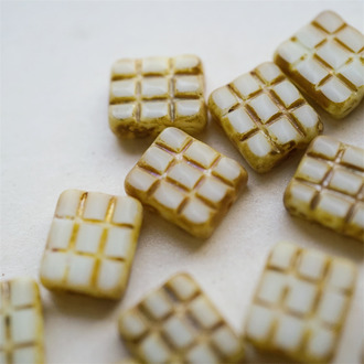 奶油白做旧色~华夫格九宫格方块捷克珠玻璃珠琉璃珠 15X13MM