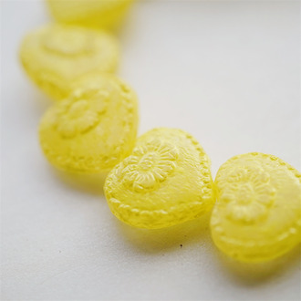 水染柠檬黄色~复古爱心浮雕大丽花捷克珠玻璃琉璃 16X17MM