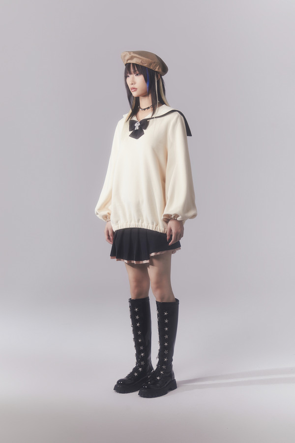 海军领蝴蝶结钻饰宽松卫衣