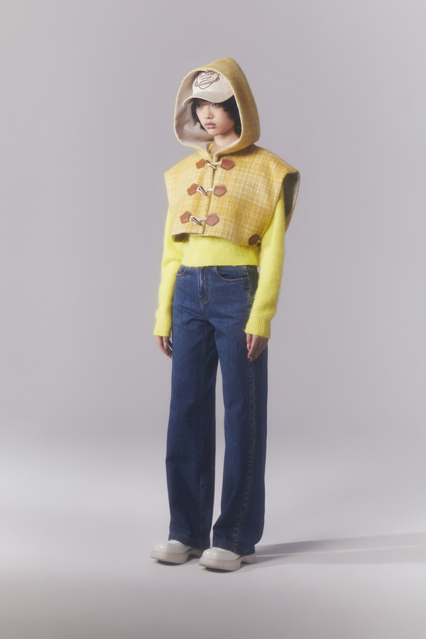 连帽坎肩牛角扣马夹