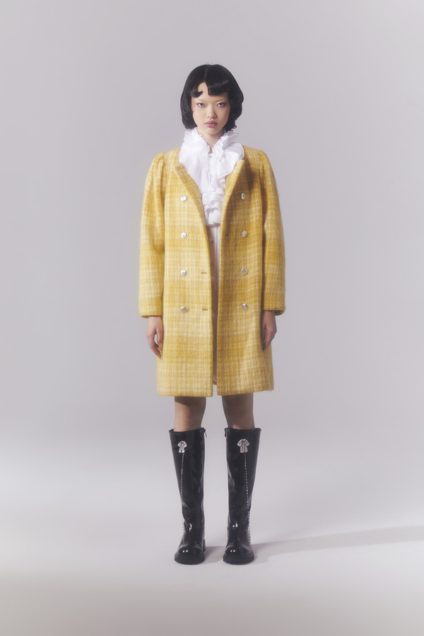 爱心双排扣泡泡袖箱型大衣