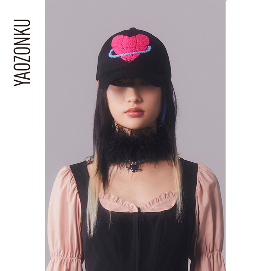 宇宙能量毛毛刺绣棒球帽