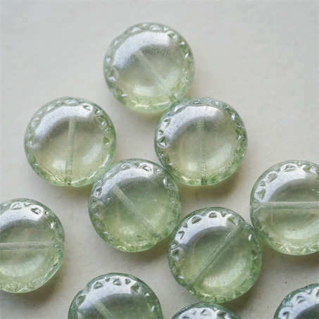 透感水光绿硬糖质感~可爱扁圆浮雕花边捷克珠玻璃琉璃珠 16MM-2