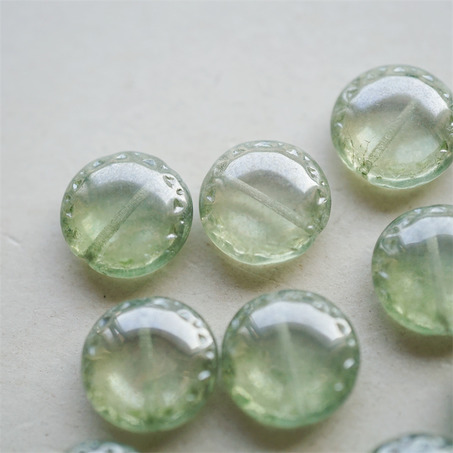 透感水光绿硬糖质感~可爱扁圆浮雕花边捷克珠玻璃琉璃珠 16MM-5
