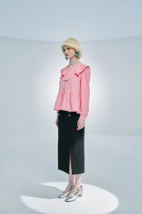 荷叶V领泡泡袖衬衫