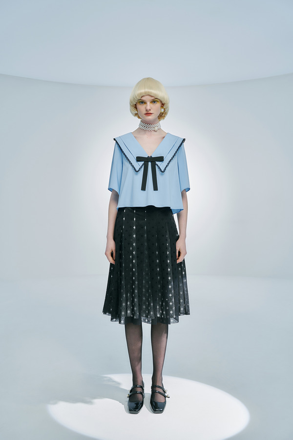 风琴褶大翻领宽松上衣