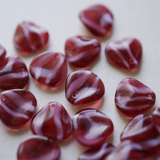 透暗红白条纹渐变~可爱玫瑰花瓣捷克珠玻璃琉璃珠 14X13MM