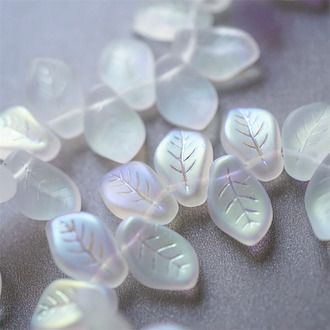 雾面月光白幻彩色~翘边树叶侧孔捷克珠玻璃琉璃 14X9MM