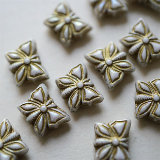 做旧灰白光泽感描金色~可爱蝴蝶捷克琉璃玻璃珠 15X12MM