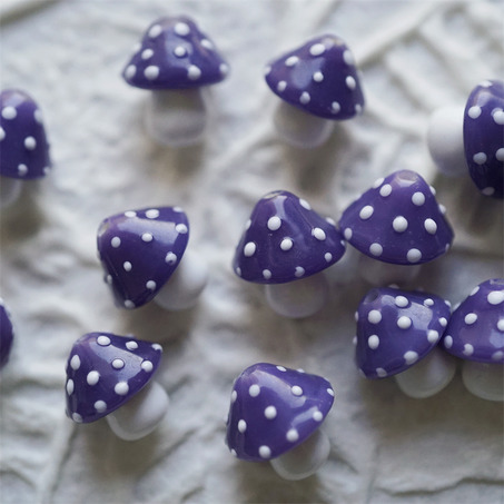 紫色白波点超可爱蘑菇直孔珠~日本进口灯工玻璃琉璃珠 尺寸约14X15MM-2