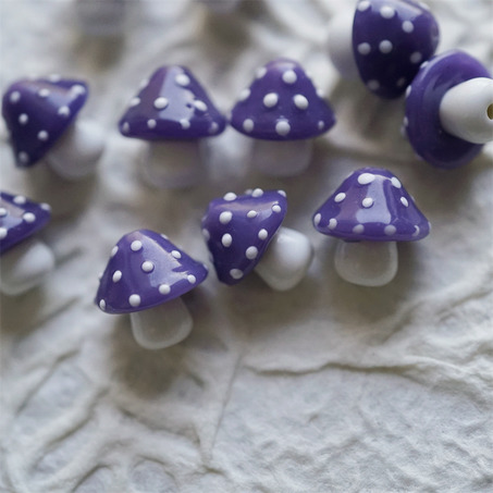 紫色白波点超可爱蘑菇直孔珠~日本进口灯工玻璃琉璃珠 尺寸约14X15MM-4