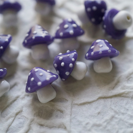 紫色白波点超可爱蘑菇直孔珠~日本进口灯工玻璃琉璃珠 尺寸约14X15MM-6