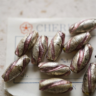 紫罗兰熔岩琉璃银箔~手造稀有梭形直孔珠日本进口中古古董灯工玻璃琉璃珠 约18X9MM